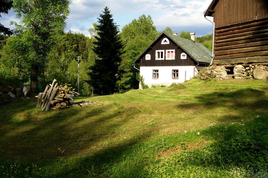 Na Slunecni Pohadkova Chaloupka Ve Sladke Dire Příchovice Ruang foto